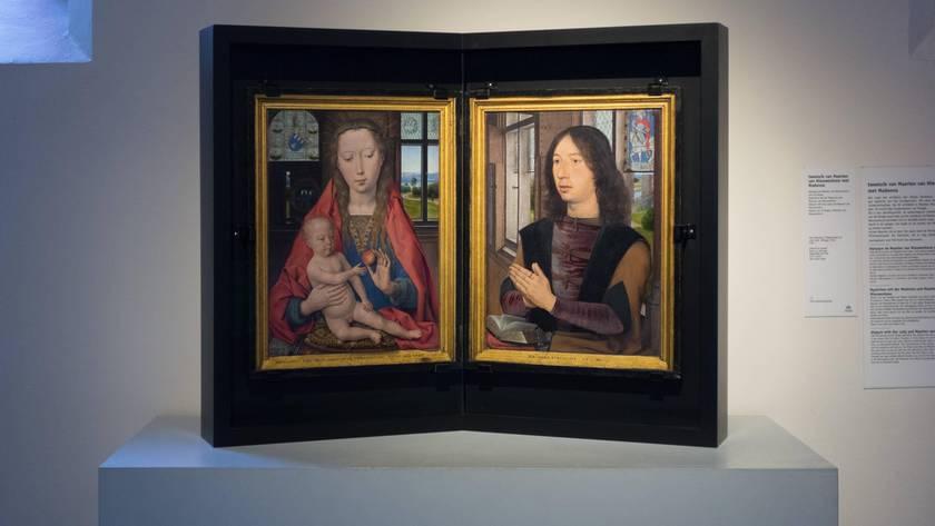 “Diptyque de Maarten van Nieuwenhove”, vue d'ensemble du dispositif d'exposition, Musée Hans Memling, Hôpital Saint-Jean, Bruges (Brugge)