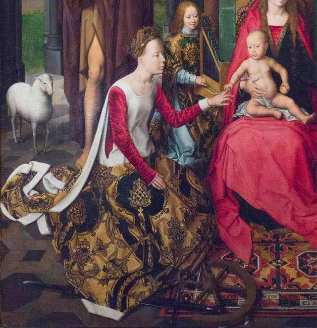 Hans MEMLING, “Triptych of John the Baptist and John the Evangelist”, detail of the central panel, Catherine of Alexandria, Memling Museum, Old St. John's Hospital, Bruges (Brugge) Hans MEMLING, “Triptych of John the Baptist and John the Evangelist”, detail of the central panel, Catherine of Alexandria, Memling Museum, Old St. John's Hospital, Bruges (Brugge)